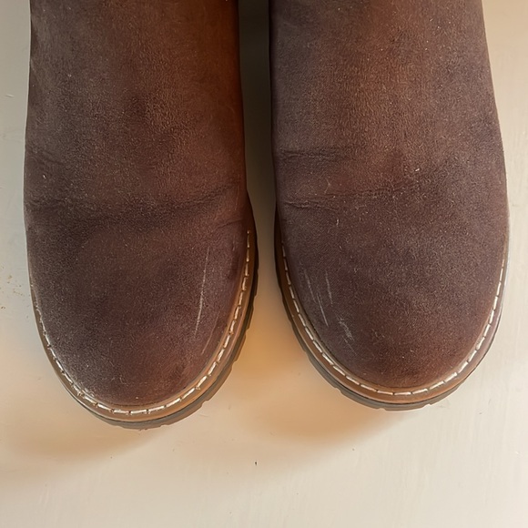 Kensie 9M Chelsea Boots - Picture 4 of 6